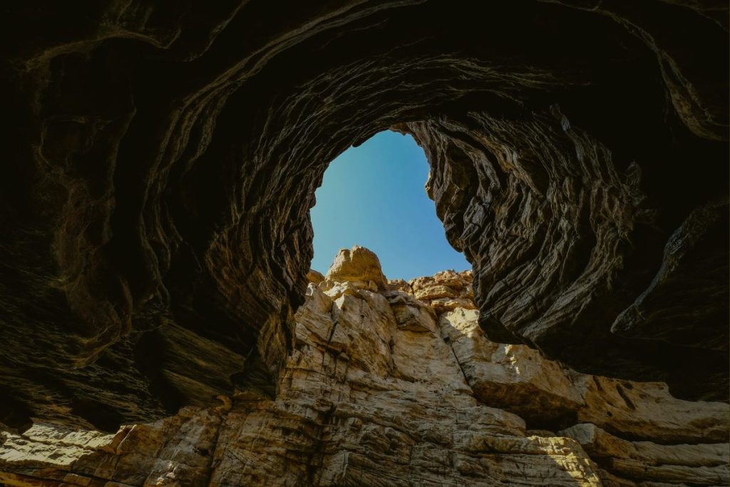 Con la scrittura terapeutica possiamo sondare i nostri abissi interiori